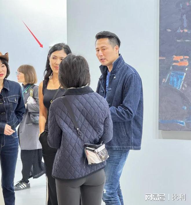 艳宋佳稳居C位却被压轴的李宇春抢镜凯时尊龙人生北京这夜赵丽颖裹胸惊(图24)