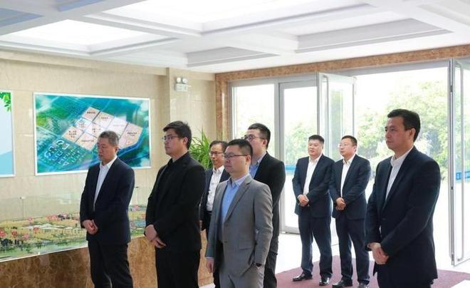 员工被逼“裸辞”老板被曝跑路有黑料曝光尊龙AG人生就是博上海千亿集团暴雷!(图11) 员工被逼“裸辞”老板被曝跑路有黑料曝光尊龙AG人生就是博上海千亿集团暴雷!(图11)